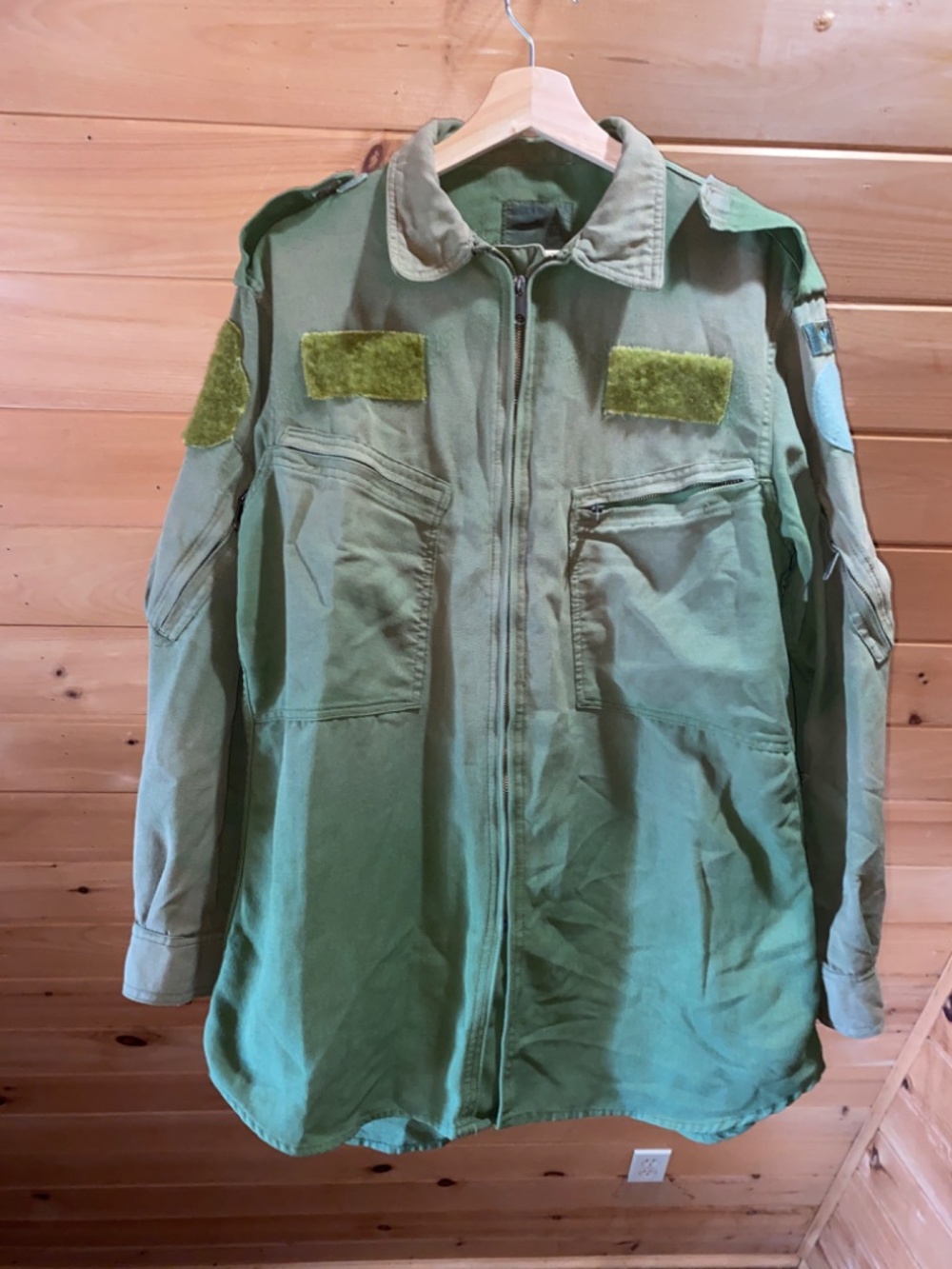 Canadian Armed Forces Button Up Shirt Size 70/44 or Men's Large